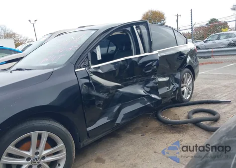 2015 Volkswagen Jetta 2.0L Tdi Sel from USA, damaged, VIN 3VWLA7AJXFM249578